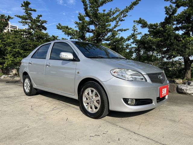 ✅VIOS 1.5E ✅多達十處置物空間 ✅電動收折後視鏡 ✅木紋飾板 ✅全車原廠地墊 ✅可認證  第5張相片