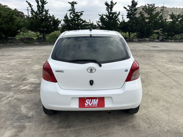 ✅YARIS ✅E版 ✅經典都會用車 ✅後座椅背15度傾斜調整 ✅剛落地新胎皮 ✅新鮮人的首選 ✅可認證✅高妥善低油耗  第5張相片