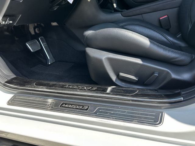 ✅ Mazda 3 5D 2.0 旗艦型 ✅I-KEY ✅電子手煞 ✅Bose音響 ✅LED頭燈 ✅全車原鈑件 ✅可認證  第9張相片