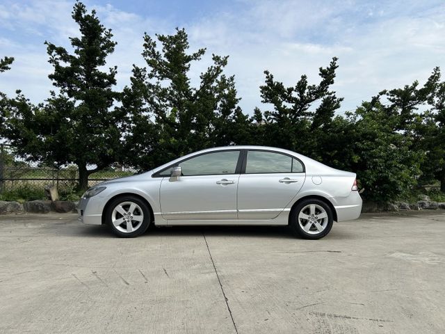 ✅Civic 1.8 VTi-S ✅K12 ✅黑內裝 ✅i-VTEC可變氣門 ✅電動天窗 ✅原裝一手車 ✅可認證  第2張相片