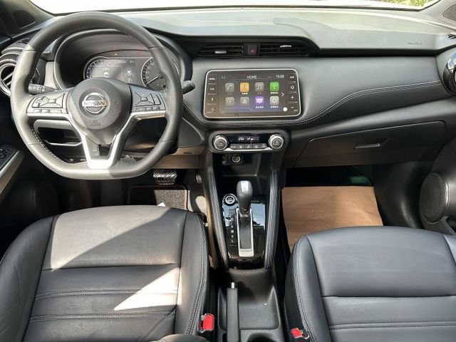 ✅KICKS ✅智行旗艦版 ✅ AVM環景 ✅Keyless ✅LED魚眼式頭燈 ✅17吋雙色鋁圈 ✅一手車 ✅可認證  第9張相片
