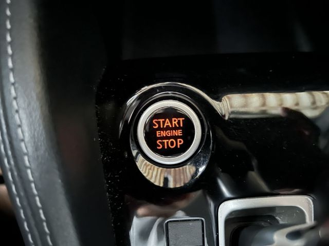 ✅KICKS ✅智行旗艦版 ✅ AVM環景 ✅Keyless ✅LED魚眼式頭燈 ✅17吋雙色鋁圈 ✅一手車 ✅可認證  第11張相片