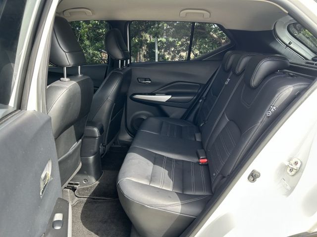 ✅KICKS ✅智行旗艦版 ✅ AVM環景 ✅Keyless ✅LED魚眼式頭燈 ✅17吋雙色鋁圈 ✅一手車 ✅可認證  第12張相片