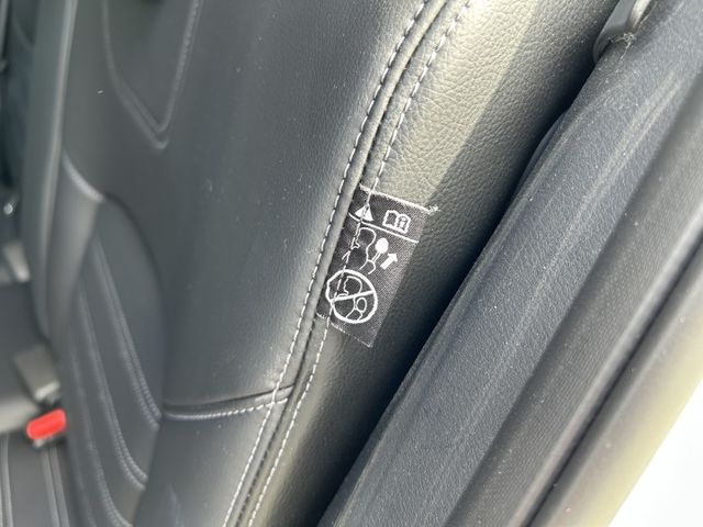 ✅KICKS ✅智行旗艦版 ✅ AVM環景 ✅Keyless ✅LED魚眼式頭燈 ✅17吋雙色鋁圈 ✅一手車 ✅可認證  第14張相片