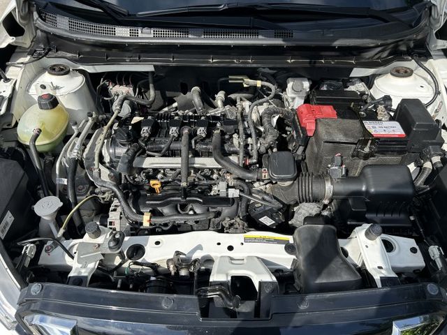 ✅KICKS ✅智行旗艦版 ✅ AVM環景 ✅Keyless ✅LED魚眼式頭燈 ✅17吋雙色鋁圈 ✅一手車 ✅可認證  第20張相片