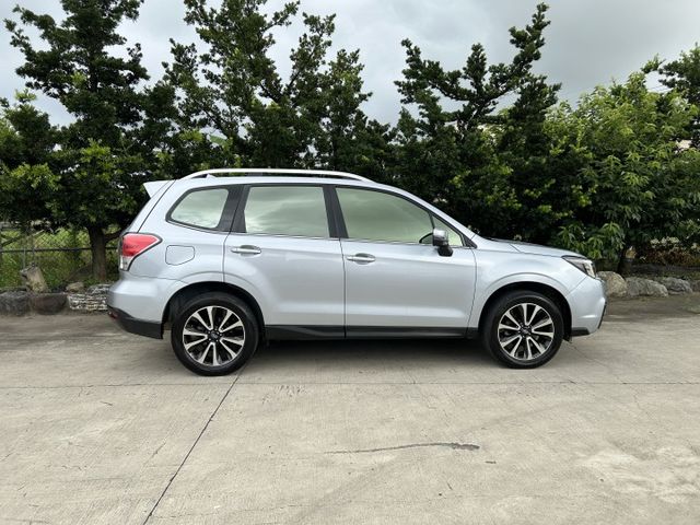 ✅FORESTER ✅2.0 i-L ✅水平對臥自然進氣引擎 ✅Keyless ✅電動尾門 ✅兩組駕駛座記憶 ✅原鈑件  第5張相片