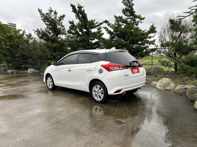 ✅YARIS ✅經典版 ✅搭載VSC/TRC/HAC ✅LED日行燈 ✅光感應頭燈 ✅ISOFIX ✅可認證  第3張相片