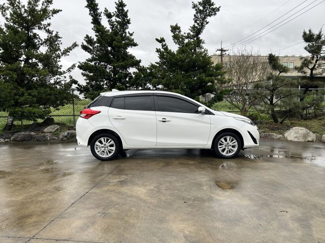 ✅YARIS ✅經典版 ✅搭載VSC/TRC/HAC ✅LED日行燈 ✅光感應頭燈 ✅ISOFIX ✅可認證  第5張相片
