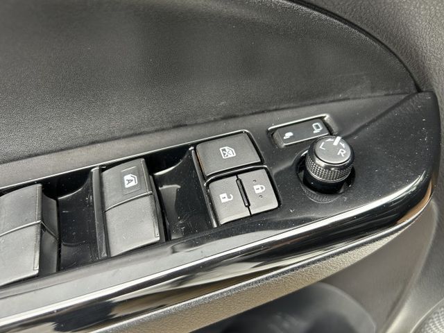 ✅YARIS ✅經典版 ✅搭載VSC/TRC/HAC ✅LED日行燈 ✅光感應頭燈 ✅ISOFIX ✅可認證  第9張相片