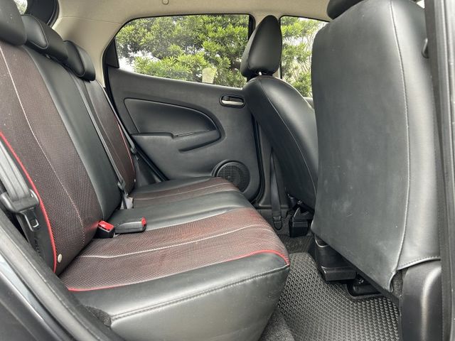 ✅MAZADA2 ✅1.5頂級型 ✅小迴轉半徑 ✅家族化下氣壩設計 ✅俐落都會用車 ✅僅跑8萬公里 ✅一手車 ✅可認證  第13張相片