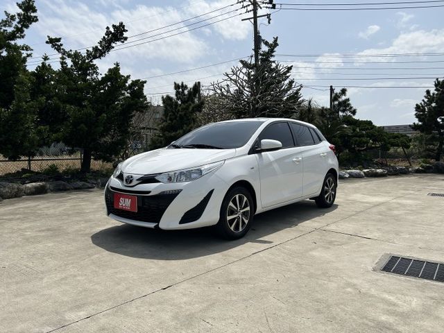 ✅YARIS ✅雅緻版 ✅動感流線 ✅LED日行燈 ✅頭尾燈自動啟閉系統 ✅鯊魚鰭式天線 ✅高妥善低油耗 ✅可認證  第1張相片