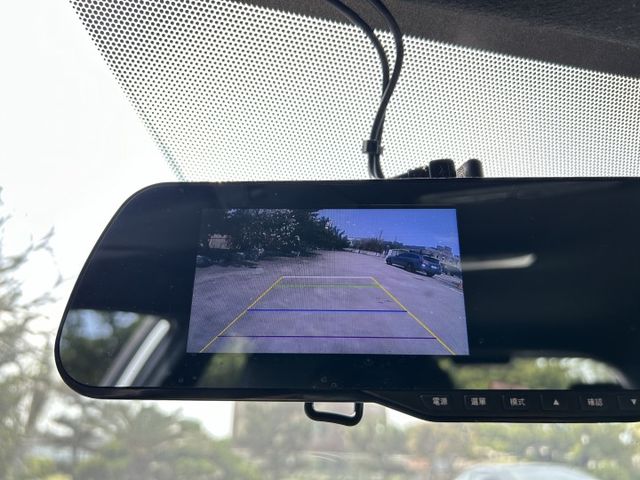 ✅YARIS ✅雅緻版 ✅動感流線 ✅LED日行燈 ✅頭尾燈自動啟閉系統 ✅鯊魚鰭式天線 ✅高妥善低油耗 ✅可認證  第11張相片