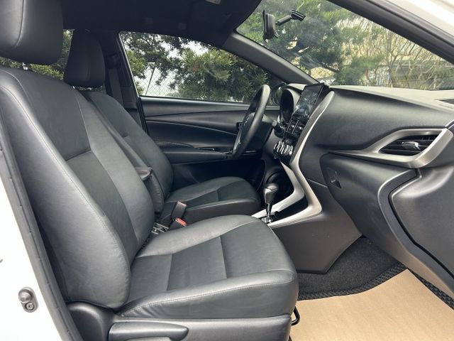 ✅YARIS ✅經典版 ✅搭載VSC/TRC/HAC ✅LED日行燈 ✅光感應頭燈 ✅ISOFIX ✅可認證  第8張相片
