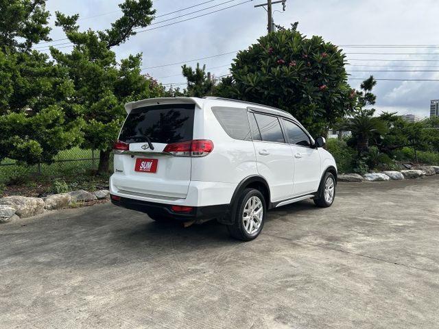 ✅Zinger 2.4旗艦型 ✅日行燈 ✅鋁合金車頂架 ✅觸控式8吋螢幕 ✅數位儀錶 ✅電摺後視鏡 ✅盲區警示 ✅可認證  第3張相片