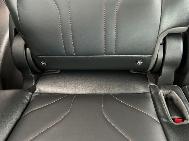 ✅Zinger 2.4旗艦型 ✅日行燈 ✅鋁合金車頂架 ✅觸控式8吋螢幕 ✅數位儀錶 ✅電摺後視鏡 ✅盲區警示 ✅可認證  第12張相片