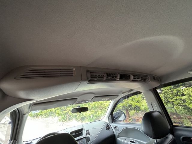 ✅Zinger 2.4旗艦型 ✅日行燈 ✅鋁合金車頂架 ✅觸控式8吋螢幕 ✅數位儀錶 ✅電摺後視鏡 ✅盲區警示 ✅可認證  第13張相片