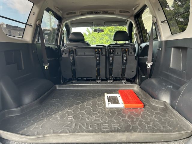 ✅Zinger 2.4旗艦型 ✅日行燈 ✅鋁合金車頂架 ✅觸控式8吋螢幕 ✅數位儀錶 ✅電摺後視鏡 ✅盲區警示 ✅可認證  第16張相片