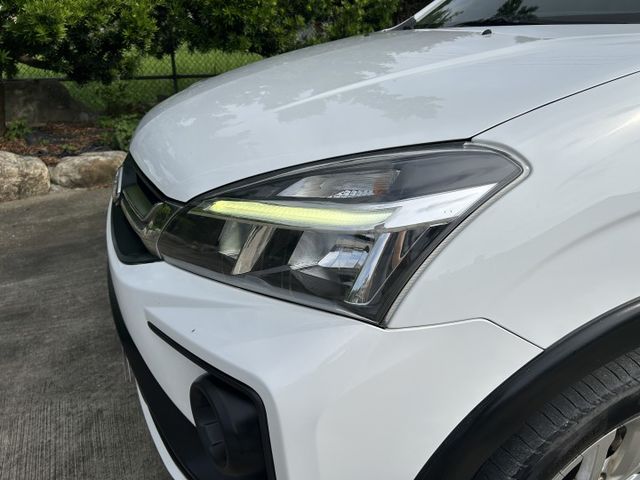 ✅Zinger 2.4旗艦型 ✅日行燈 ✅鋁合金車頂架 ✅觸控式8吋螢幕 ✅數位儀錶 ✅電摺後視鏡 ✅盲區警示 ✅可認證  第17張相片