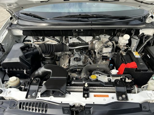 ✅Zinger 2.4旗艦型 ✅日行燈 ✅鋁合金車頂架 ✅觸控式8吋螢幕 ✅數位儀錶 ✅電摺後視鏡 ✅盲區警示 ✅可認證  第20張相片