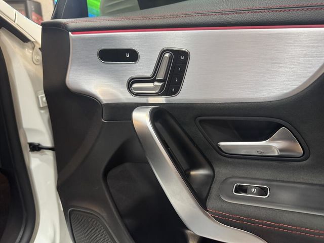 M-BENZ賓士 CLA250  第8張相片