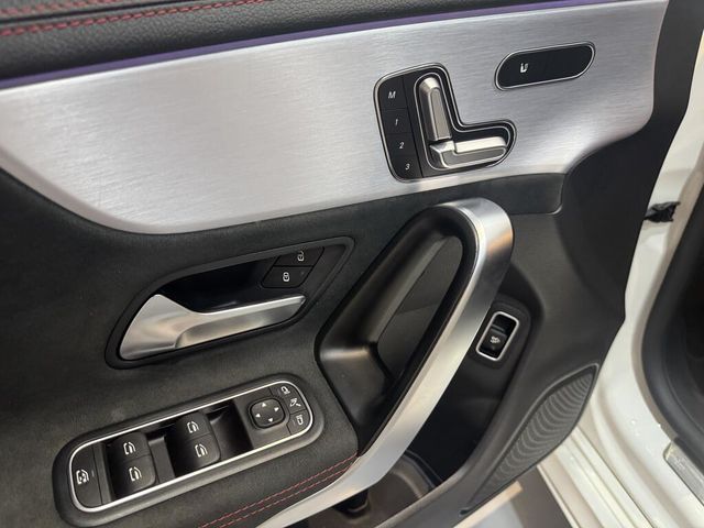 M-BENZ賓士 CLA250  第10張相片