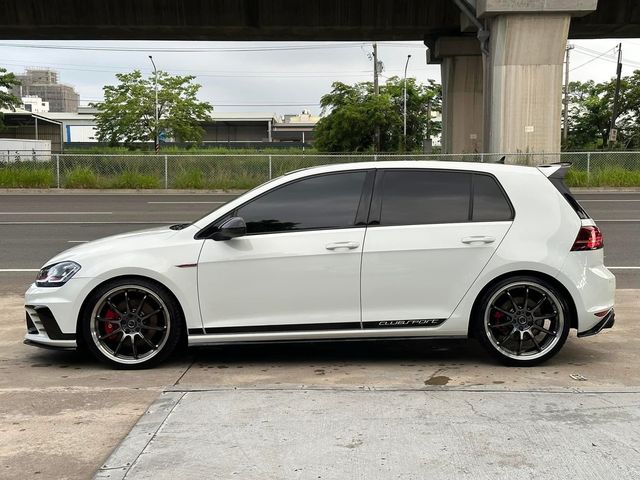 VOLKSWAGEN福斯 GOLF GTI  第3張相片