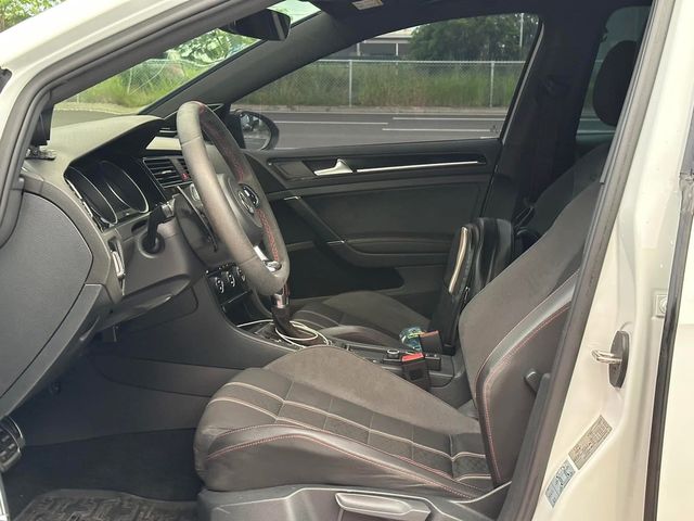 VOLKSWAGEN福斯 GOLF GTI  第18張相片