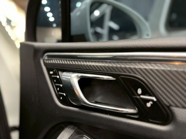 PORSCHE保時捷 MACAN S  第16張相片