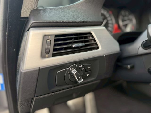 BMW寶馬 320I LCI  第19張相片