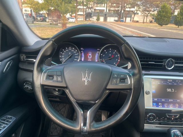 總代理總裁座駕新車668萬/回頭率極高的車/原版件/里程保證  第8張相片