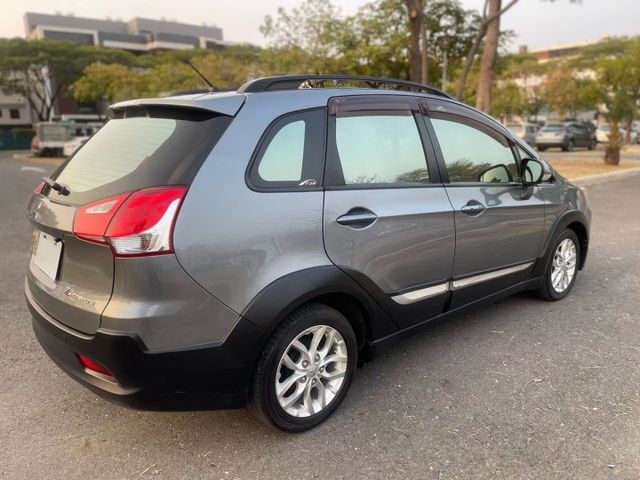 X-Sport 跨界豪華型/橘黑色搭配X-Sport版座椅/IKEY/倒車顯影/多媒體影音/抬頭顯示器  第3張相片