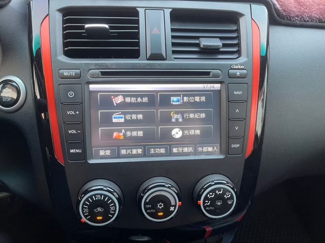 X-Sport 跨界豪華型/橘黑色搭配X-Sport版座椅/IKEY/倒車顯影/多媒體影音/抬頭顯示器  第13張相片