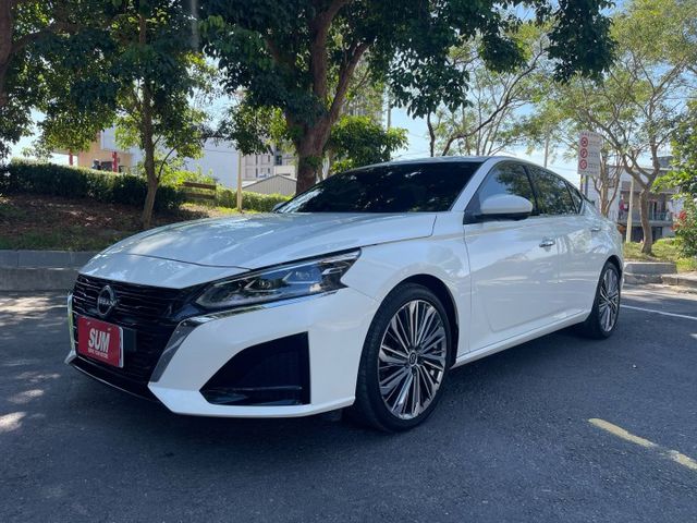稀有頂規版 ACC跟車/360環景/BOSE音響/換檔撥片/AppleCarPlay  第1張相片