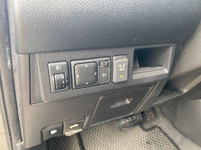 NISSAN日產 TIIDA  第12張相片