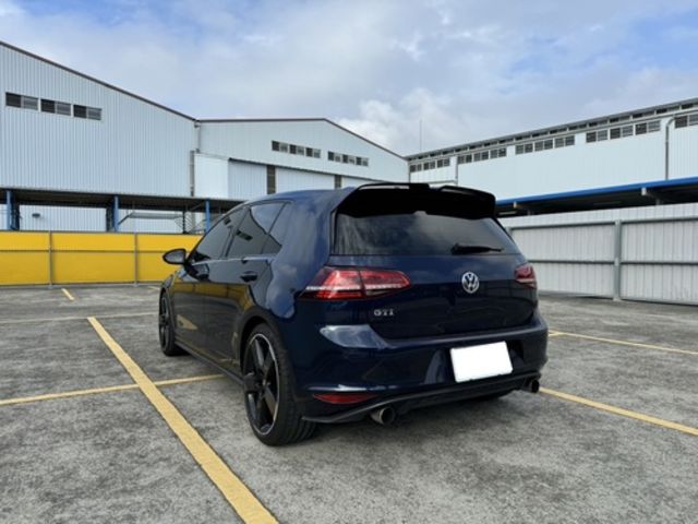 VOLKSWAGEN福斯 GOLF GTI  第3張相片