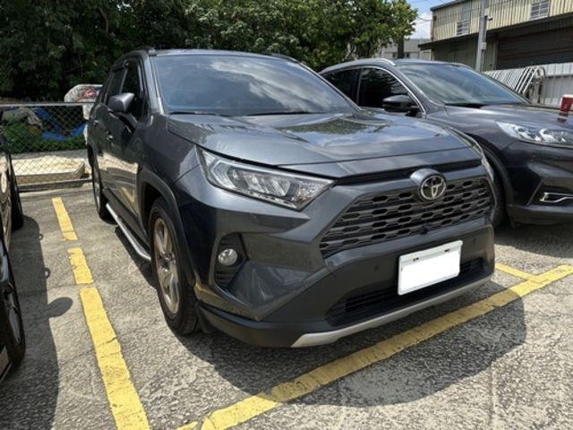 TOYOTA豐田 RAV4  第2張相片