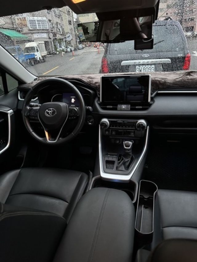 TOYOTA豐田 RAV4  第7張相片