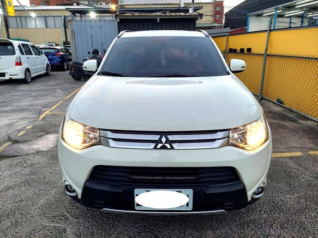 MITSUBISHI三菱 OUTLANDER  第3張相片