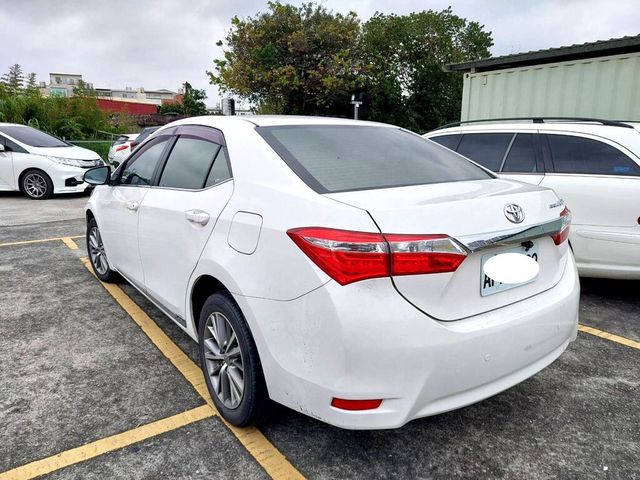 TOYOTA豐田 ALTIS  第2張相片