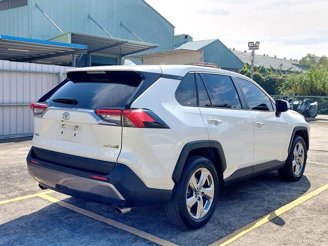 TOYOTA豐田 RAV4  第3張相片
