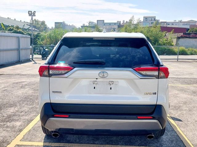 TOYOTA豐田 RAV4  第7張相片