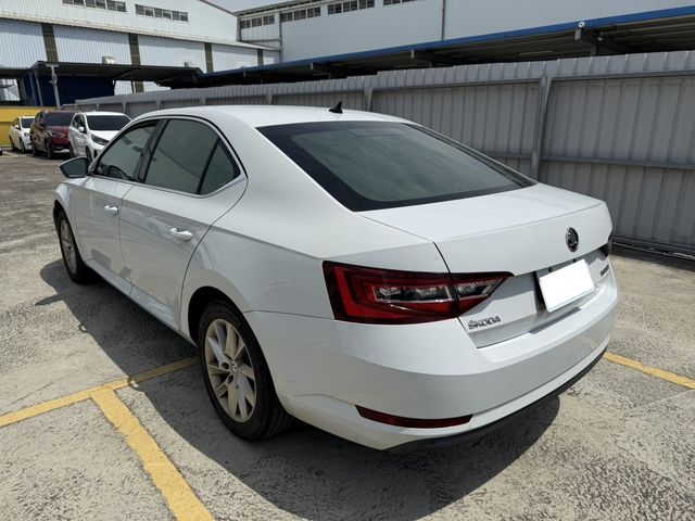 SKODA司科達 SUPERB  第3張相片