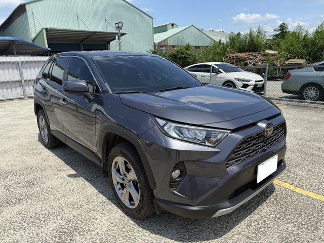 TOYOTA豐田 RAV4  第2張相片