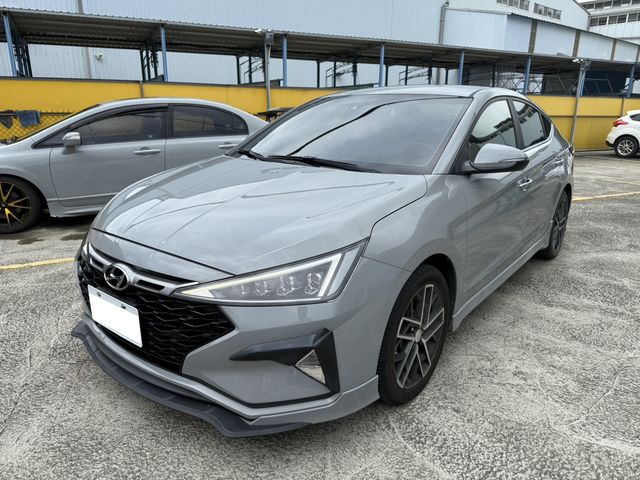 HYUNDAI現代 ELANTRA  第1張相片