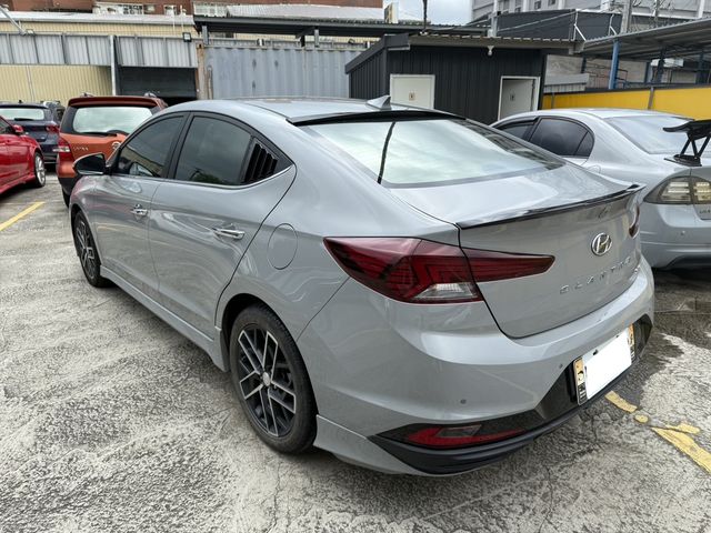 HYUNDAI現代 ELANTRA  第4張相片