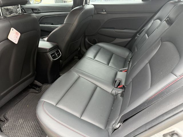 HYUNDAI現代 ELANTRA  第7張相片