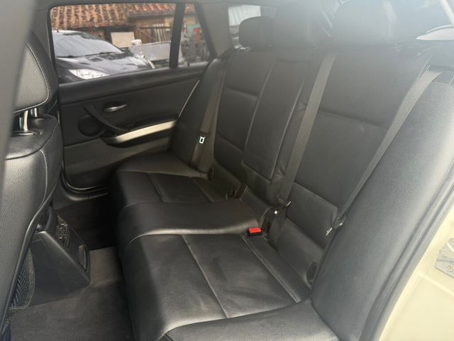 BMW寶馬 320D  第7張相片