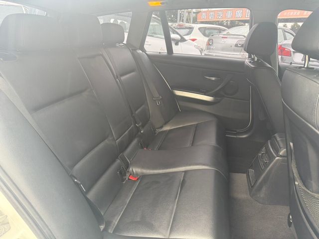 BMW寶馬 320D  第8張相片