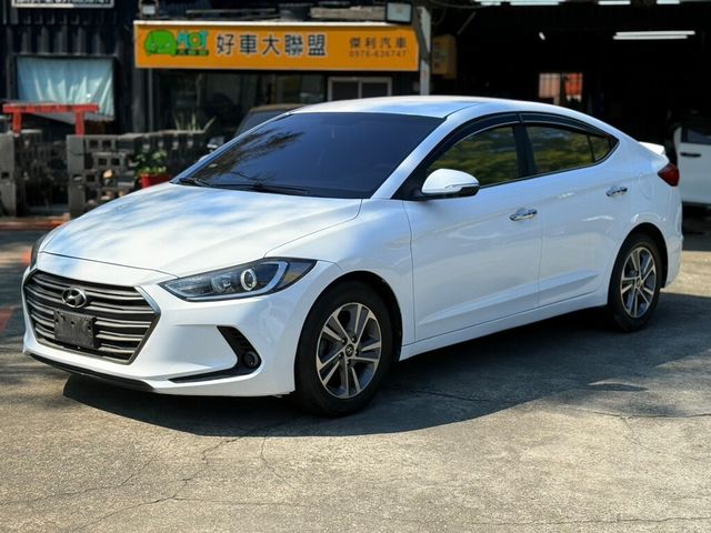HYUNDAI現代 ELANTRA  第1張相片
