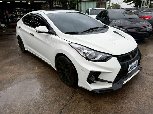 HYUNDAI現代 ELANTRA  第2張相片
